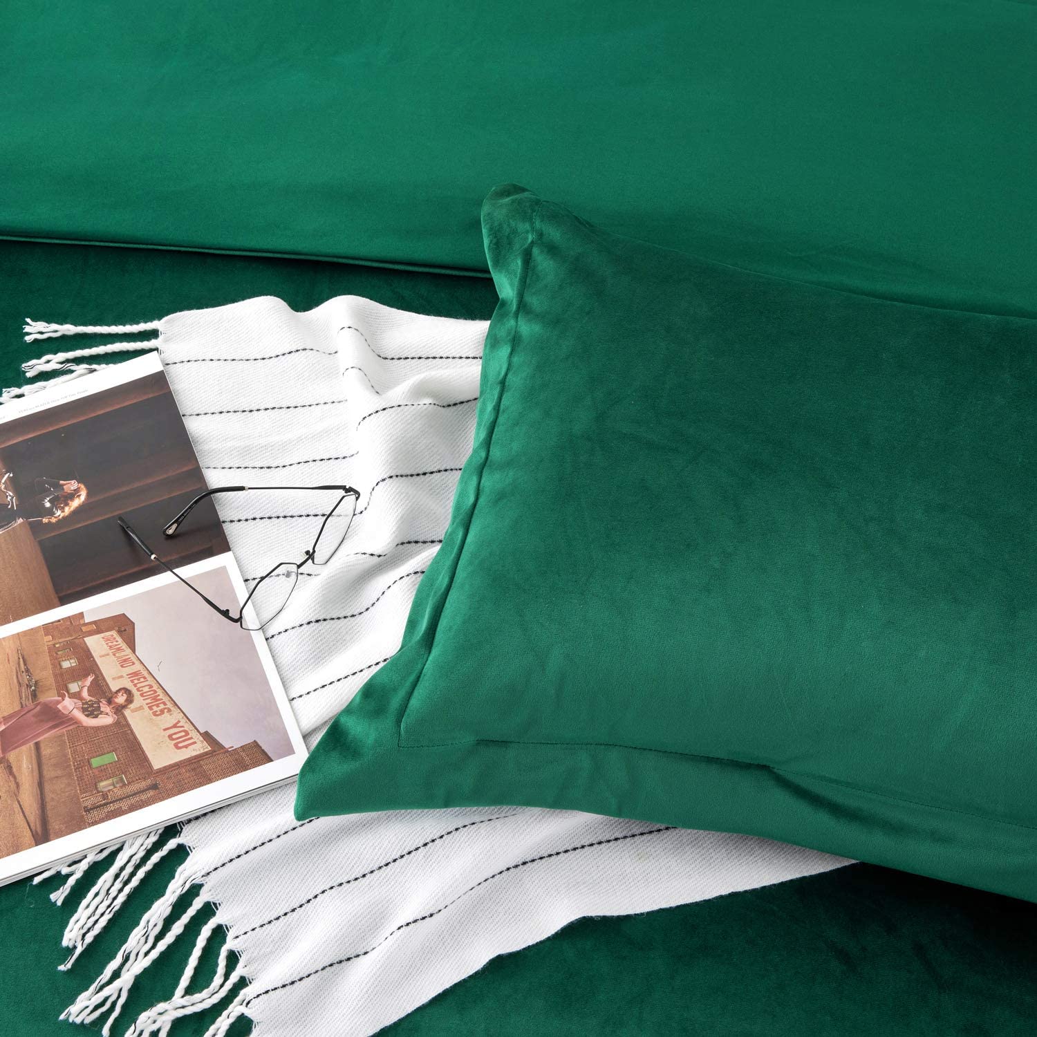 Premium Luxury Velvet King Size Bed Sheet & Pillow Covers 2